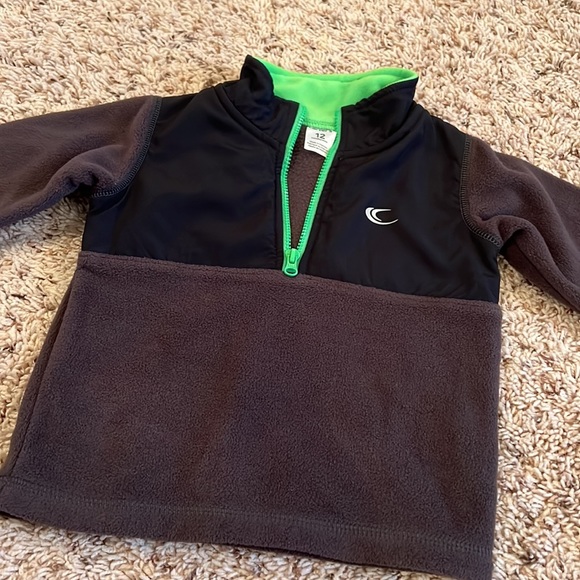 NWOT Carter’s brand baby boy’s fleece pullover size 12 months - Picture 3 of 4